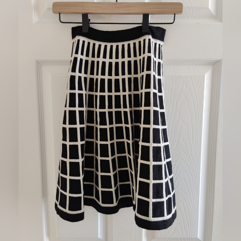 Black and white wool skirt, D. Exterior, size S